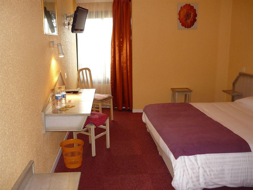 Logis Hotel Noemys Brive - Restaurant Le Teinchurier Ngoại thất bức ảnh