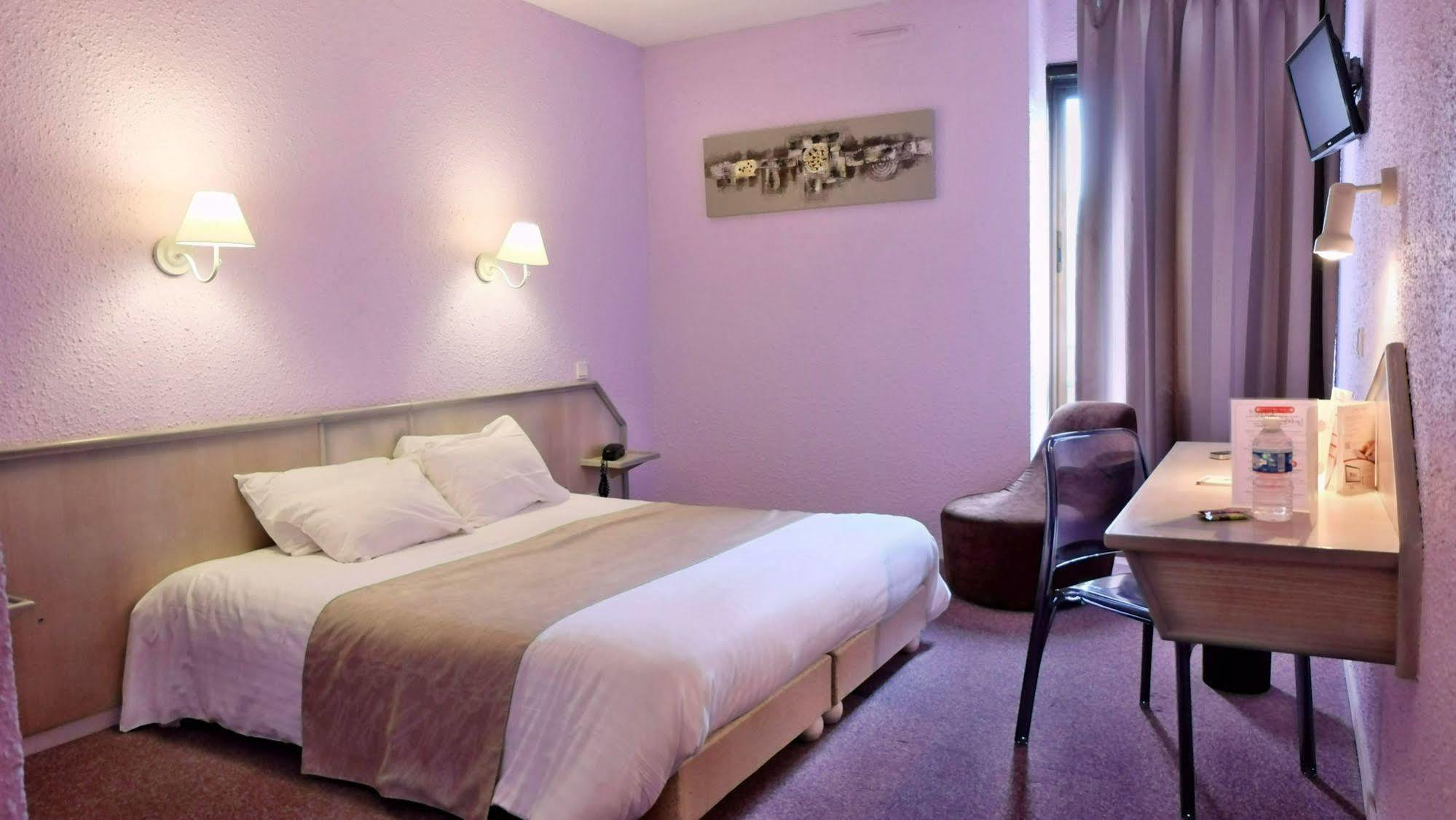 Logis Hotel Noemys Brive - Restaurant Le Teinchurier Ngoại thất bức ảnh